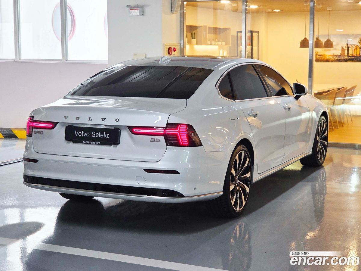 Volvo S90
