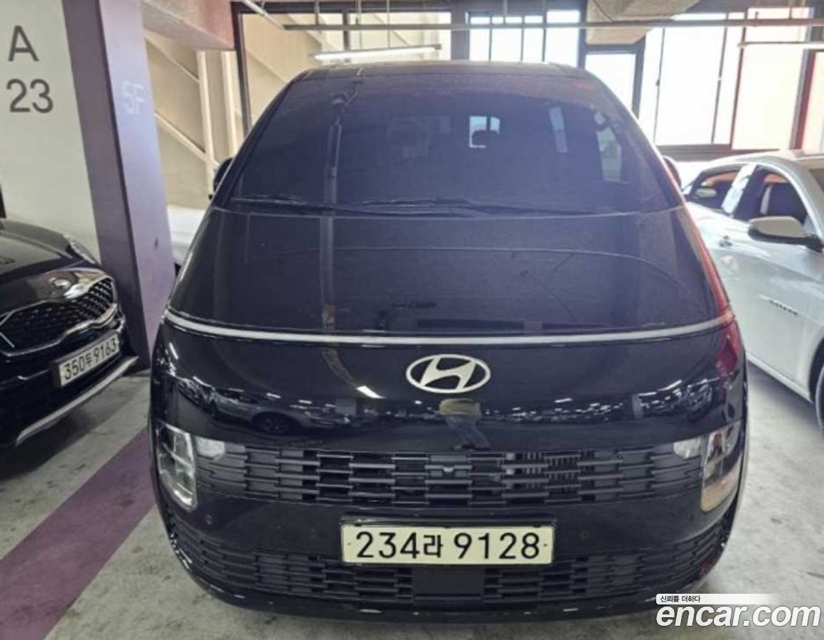Hyundai Staria