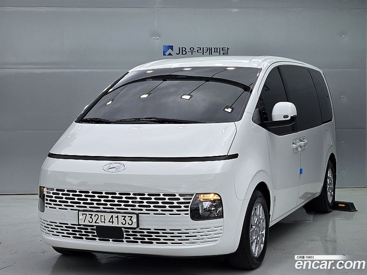 Hyundai Staria