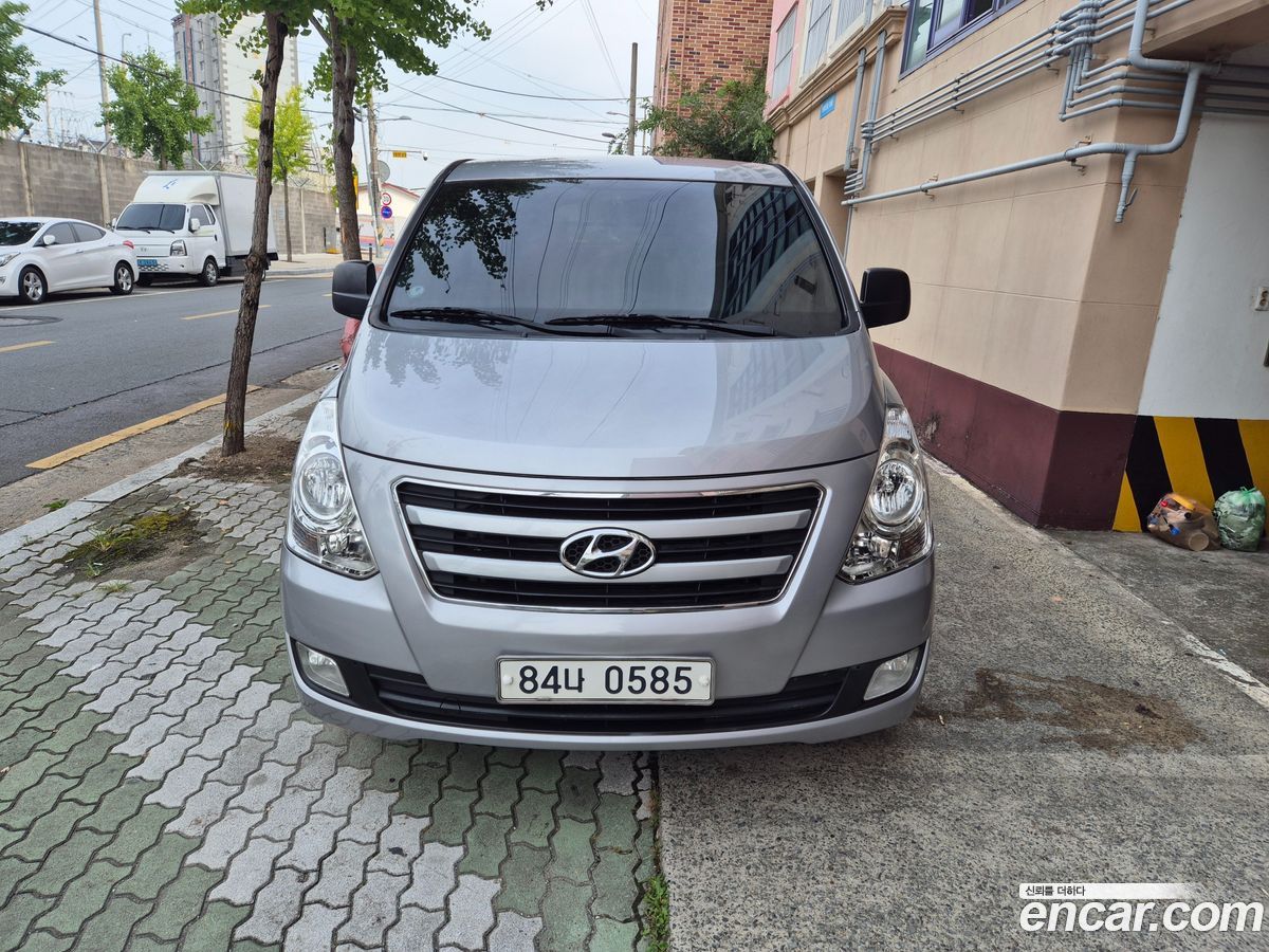 Hyundai Starex