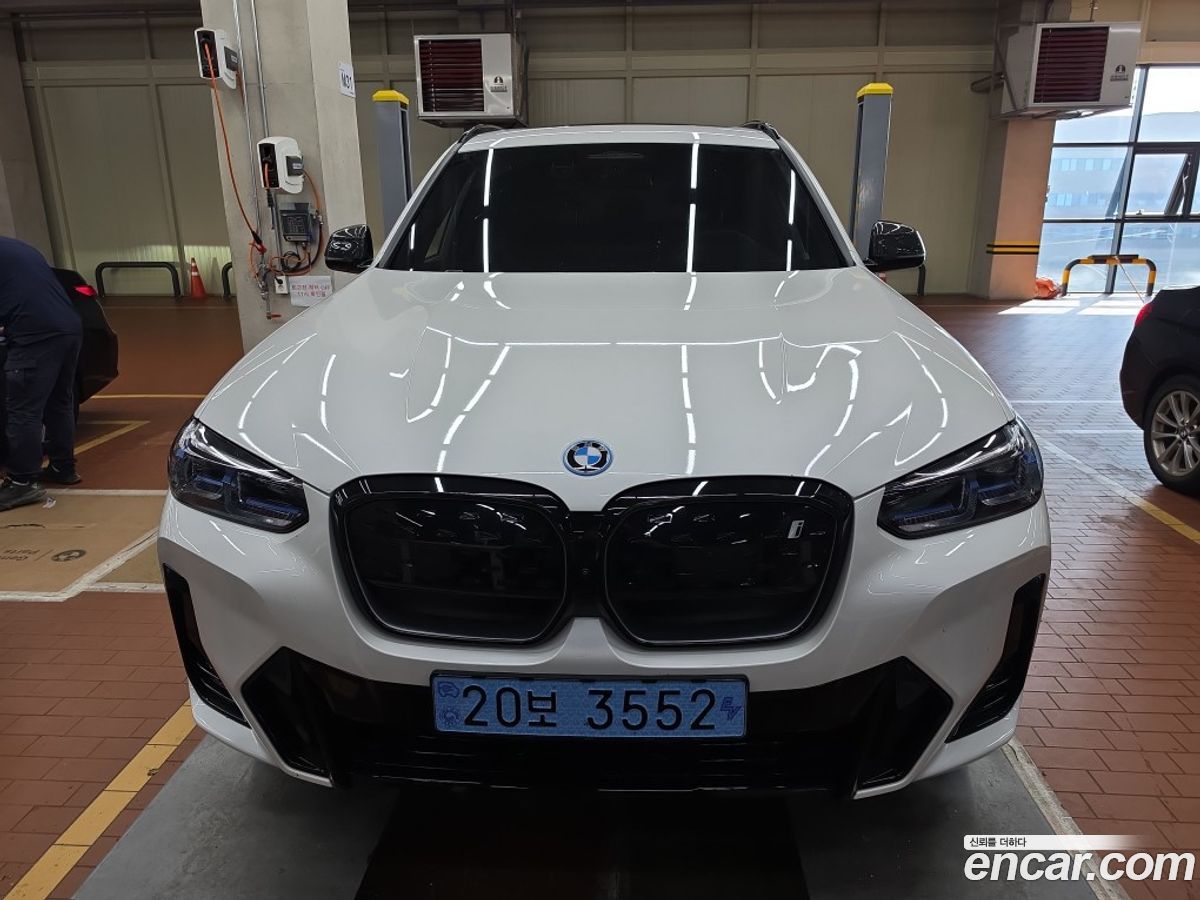 BMW iX3