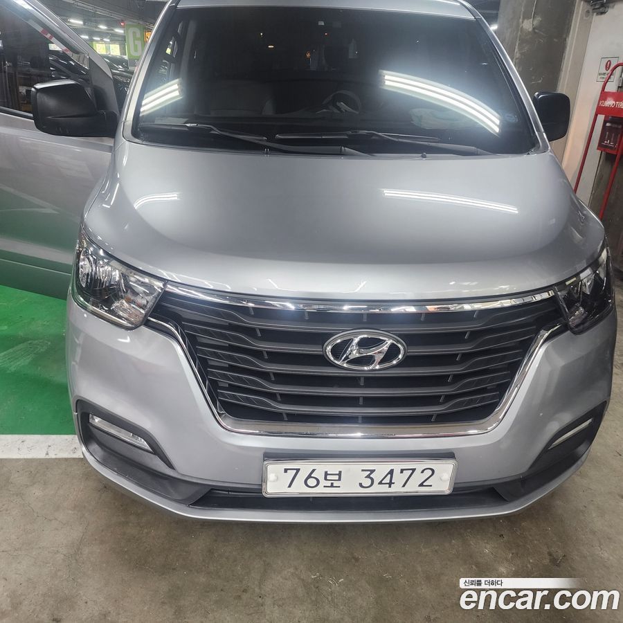 Hyundai Starex
