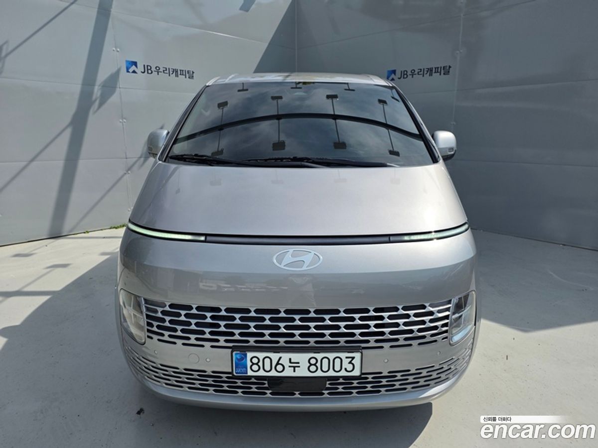Hyundai Staria