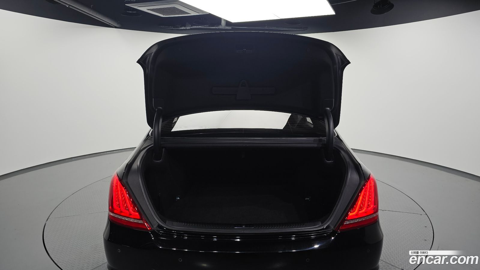 Genesis EQ900