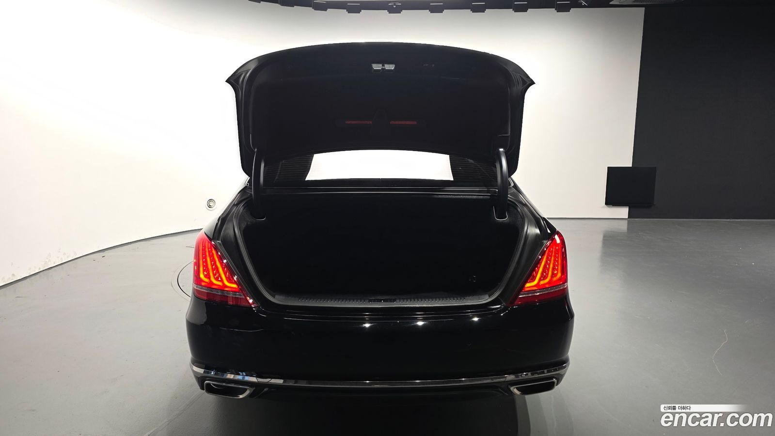 Genesis EQ900