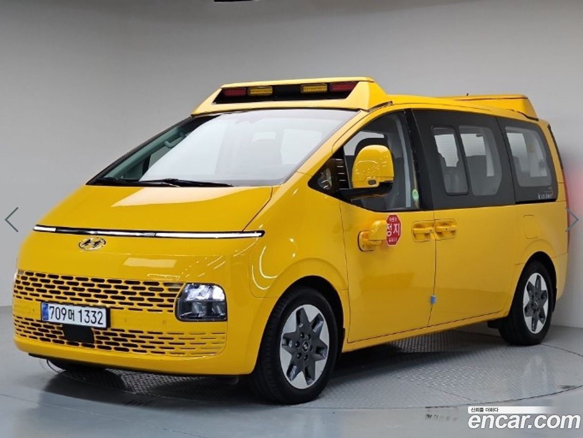 Hyundai Staria